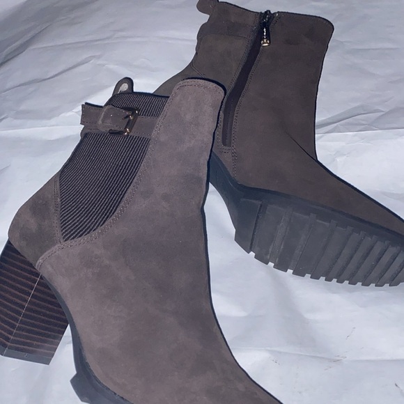 BLONDO Talyn Waterproof ankle booties​ - Picture 9 of 12
